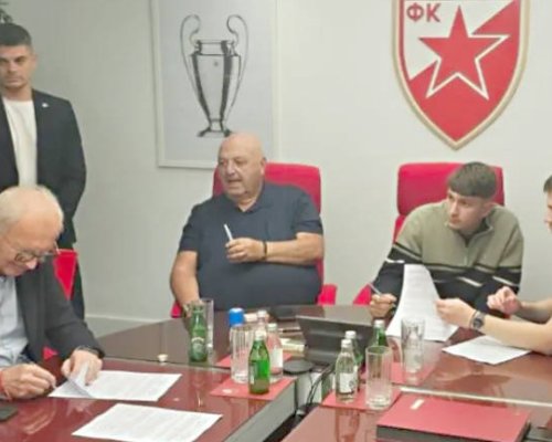 Кристиян Балов взе номера на Синиша Михайлович в Звезда
