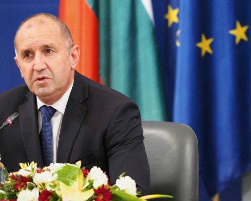Радев: България подкрепя Украйна, но спира даренията