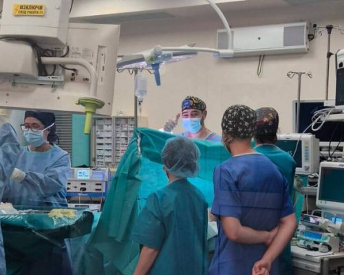 За първи път : Медици от Пирогов оперираха пеперудено дете