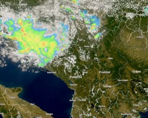 Гръмотевична система приближава България: Очаква ни впечатляващо светлинно шоу