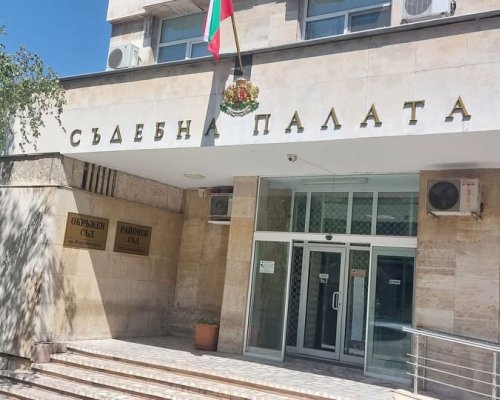 Обвиняем за грабеж на 25 000 евро от възрастни хора в с. Лозно остава в ареста