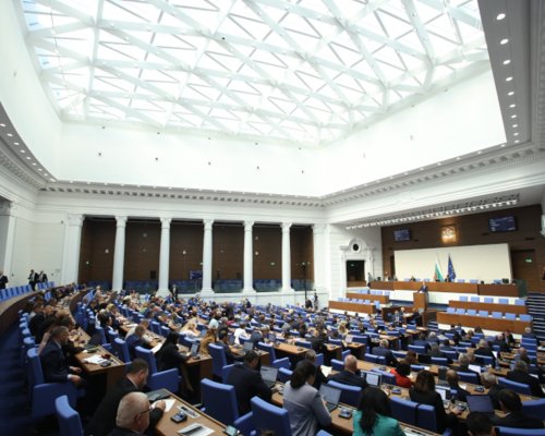 Бюджет 2026! Парламентът одобри дефицит от 5,7 след ожесточени спорове